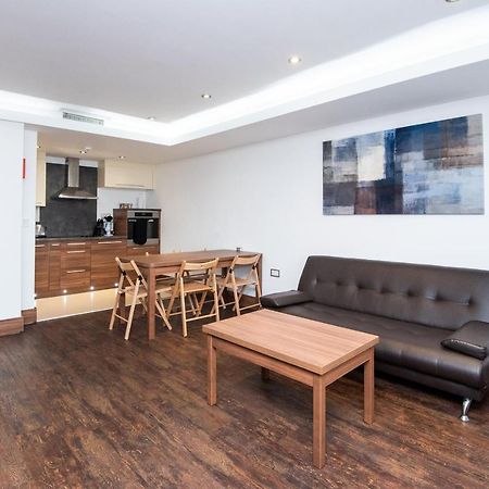 Livin' Serviced Apartments Watford  Eksteriør billede
