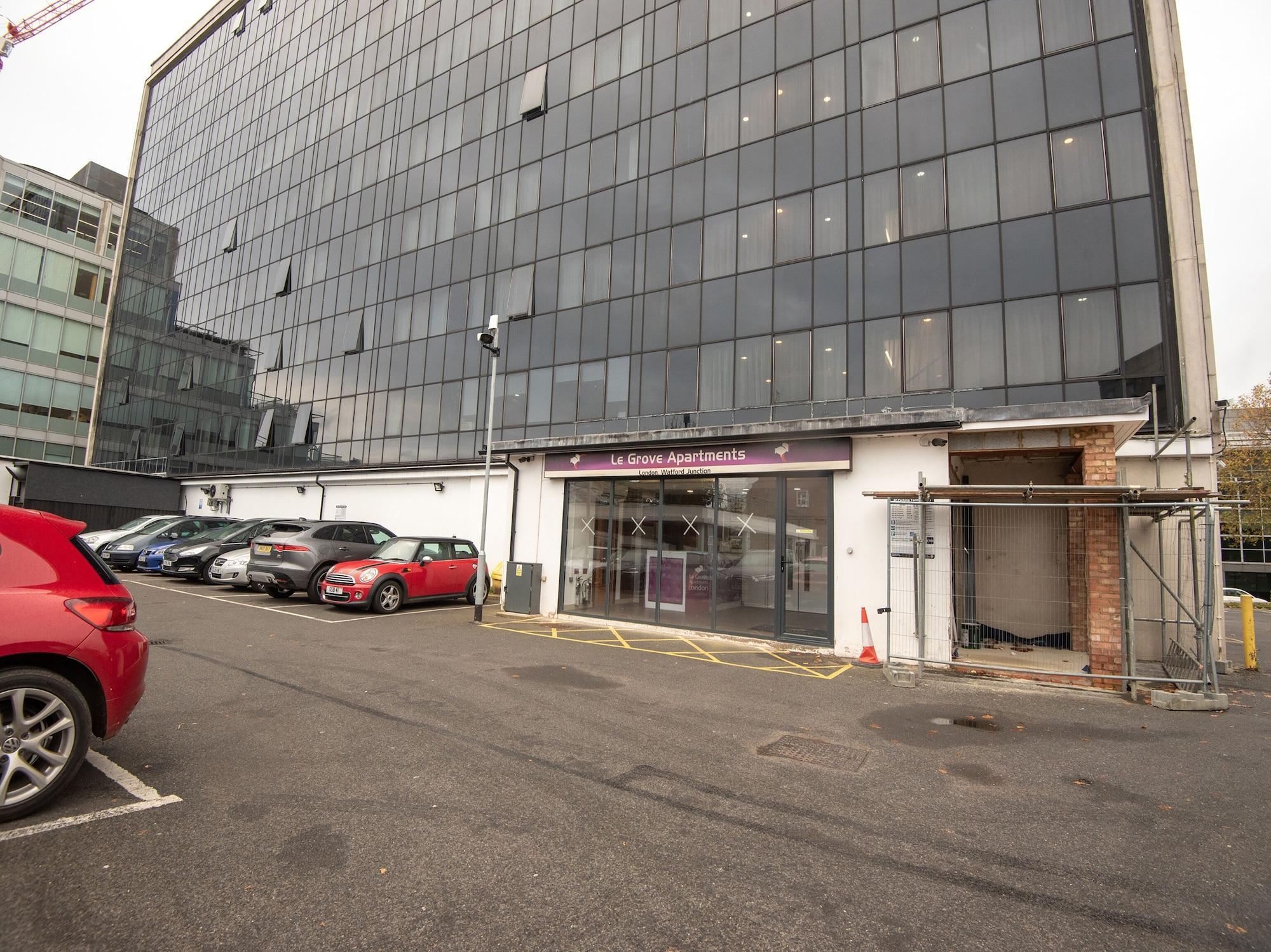 Livin' Serviced Apartments Watford  Eksteriør billede