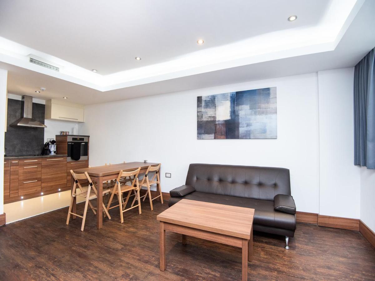 Livin' Serviced Apartments Watford  Eksteriør billede